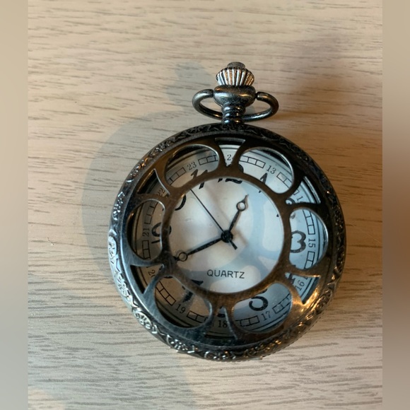 Accessories - Vintage steampunk metal pocket watch